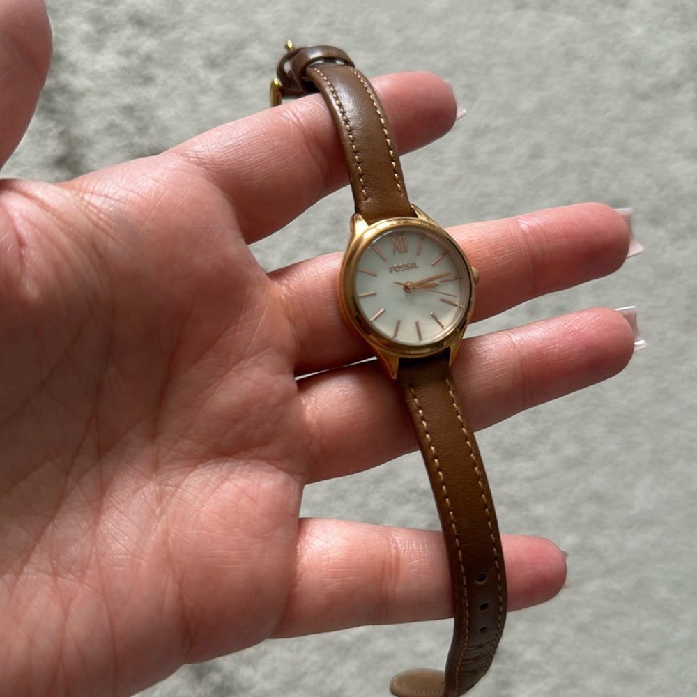 Brown rose gold fossil watch